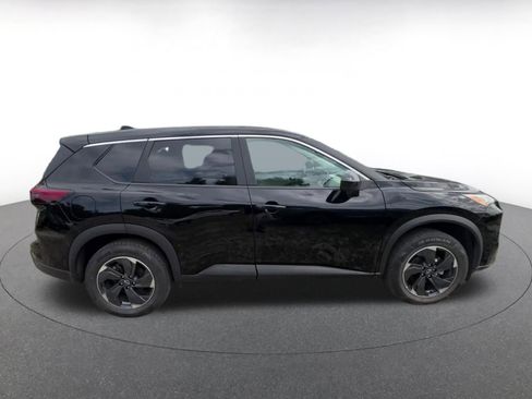 Used 2025 Nissan Rogue SV FWD image 16