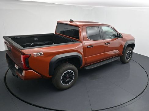 Used 2025 Toyota Tacoma TRD Off-Road AWD/4WD image 33