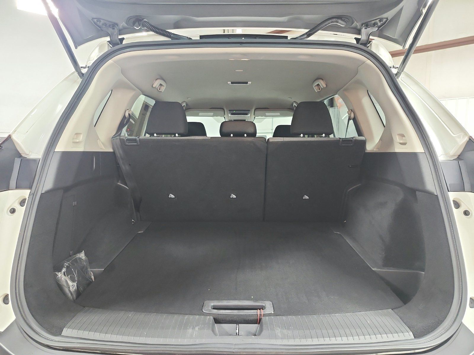 Used 2023 Nissan Rogue SV FWD image 43
