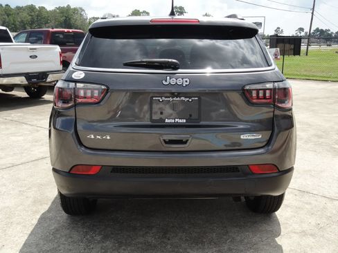 Used 2021 Jeep Compass Latitude AWD/4WD image 4
