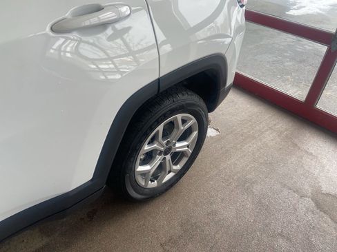 New 2026 Jeep Compass Latitude image 6