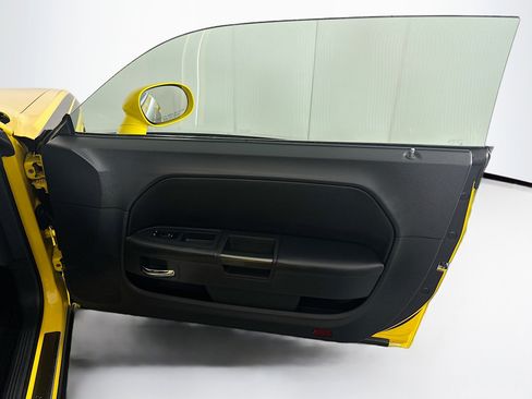 Used 2010 Dodge Challenger R/T RWD image 28