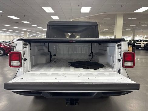 Used 2021 Jeep Gladiator Sport w/ Trailer Tow Package AWD/4WD image 11
