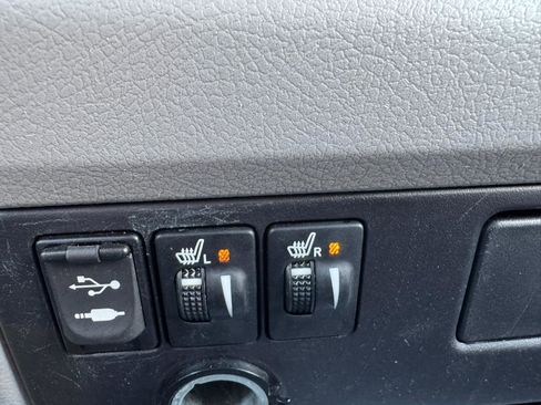 Used 2015 Toyota Sienna XLE FWD image 22
