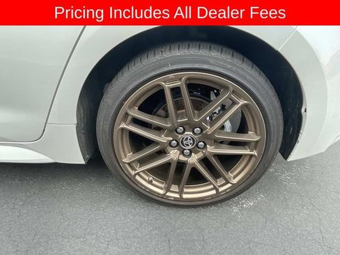 Used 2025 Toyota Corolla Hatchback w/ SE Package FWD image 3