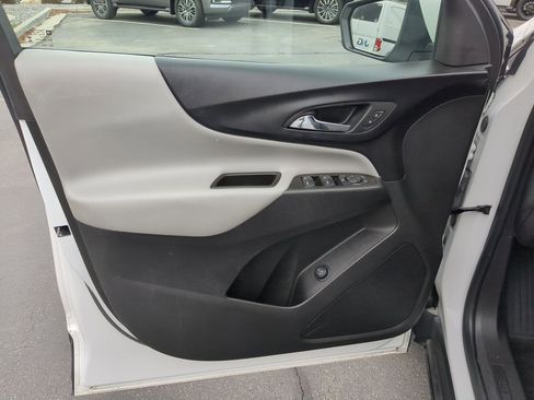 Used 2023 Chevrolet Equinox LT w/ Driver Convenience Package image 14