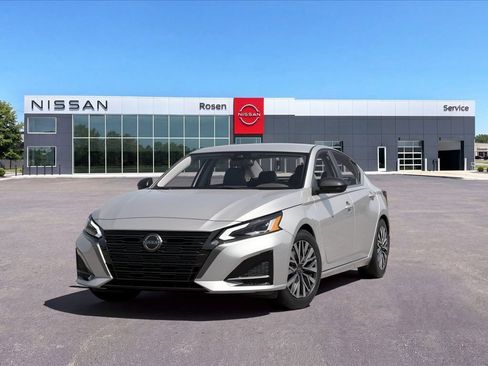 New 2026 Nissan Altima 2.5 SV FWD image 2
