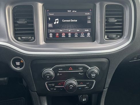 Used 2019 Dodge Charger SXT image 21