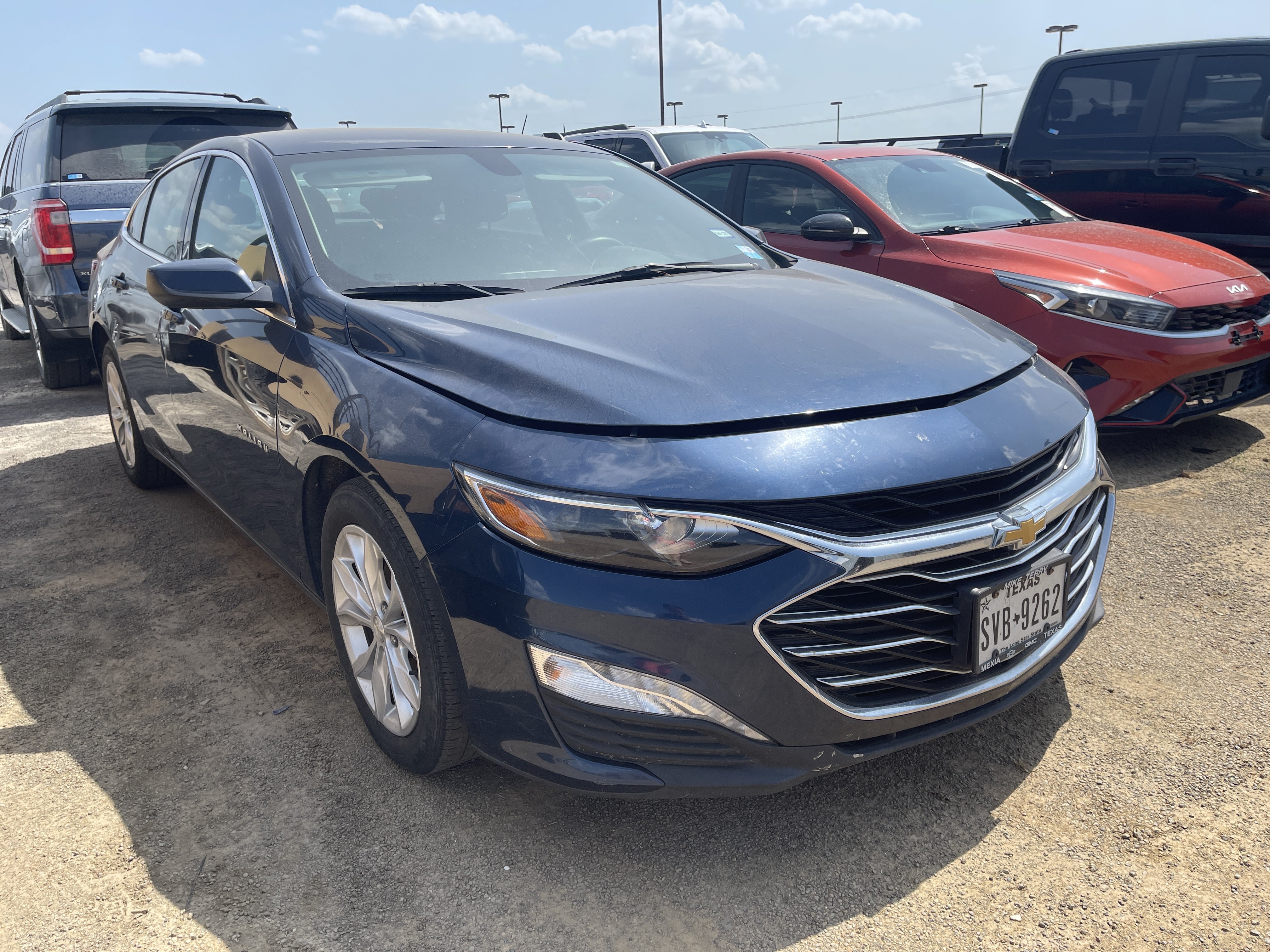 Used 2020 Chevrolet Malibu LT FWD image 2