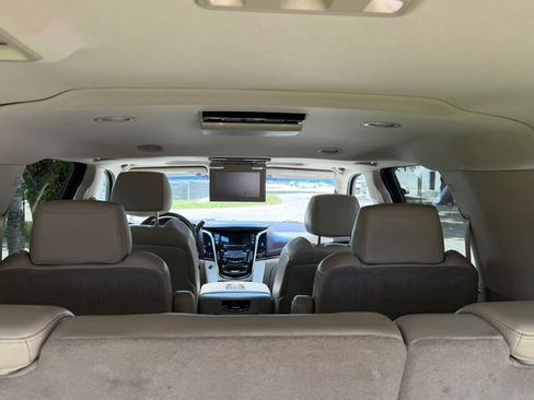 Used 2017 Cadillac Escalade ESV Premium Luxury AWD/4WD image 26