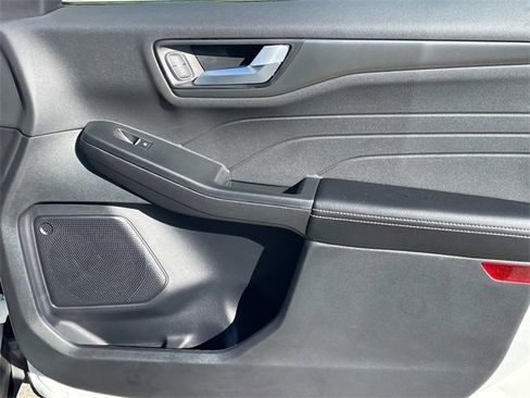 New 2025 Ford Escape SE image 22