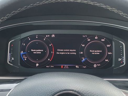 Used 2019 Volkswagen Tiguan SEL Premium R-Line FWD image 17