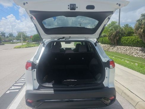 Used 2023 Toyota Corolla Cross AWD Hybrid w/ Moonroof Package image 15