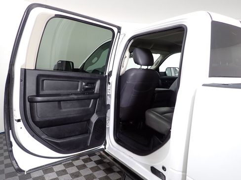 Used 2017 RAM 2500 Tradesman w/ Chrome Appearance Group AWD/4WD image 35