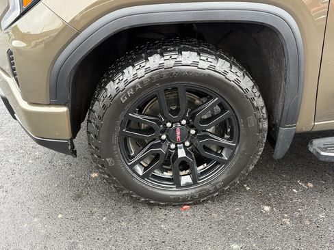 Used 2024 GMC Sierra 1500 Elevation w/ LPO, Elevation Black Package image 9