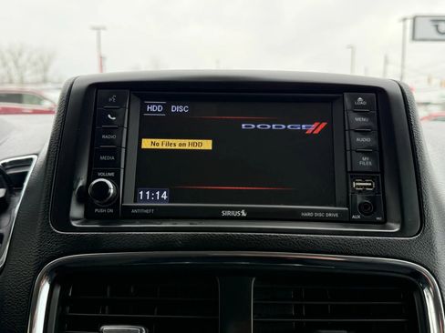 Used 2019 Dodge Grand Caravan SE w/ UConnect Hands-Free Group image 35