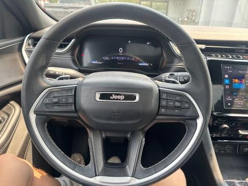 Used 2023 Jeep Grand Cherokee L Laredo AWD/4WD image 18