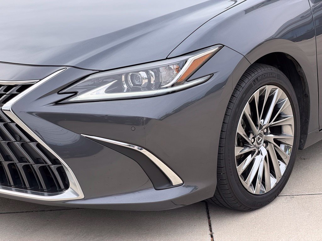 Used 2024 Lexus ES 350 w/ Technology Package FWD image 16