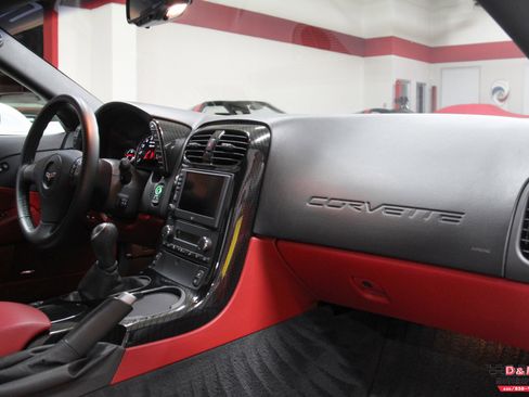 Used 2007 Chevrolet Corvette Z06 w/ Preferred Equipment Group RWD image 12