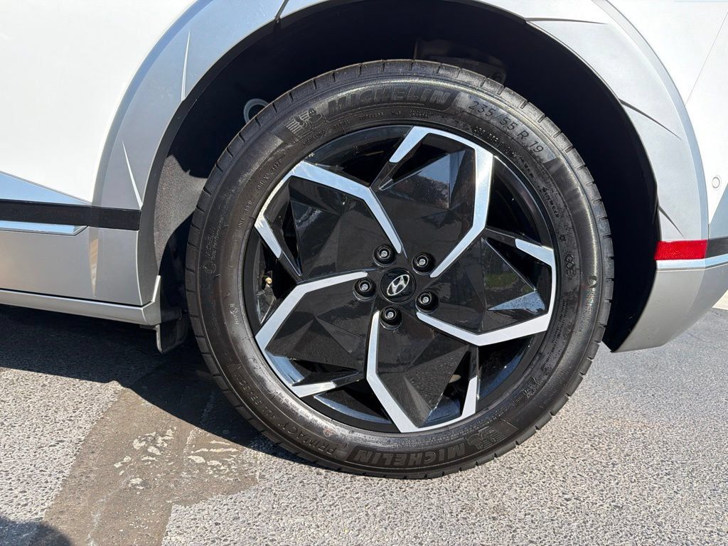 Certified 2024 Hyundai Ioniq 5 Limited RWD image 40