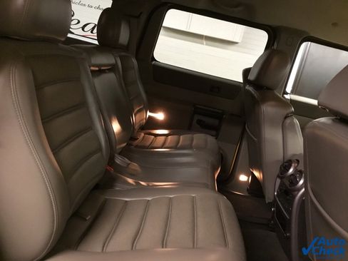 Used 2003 HUMMER H2 w/ Preferred Equipment Group image 30