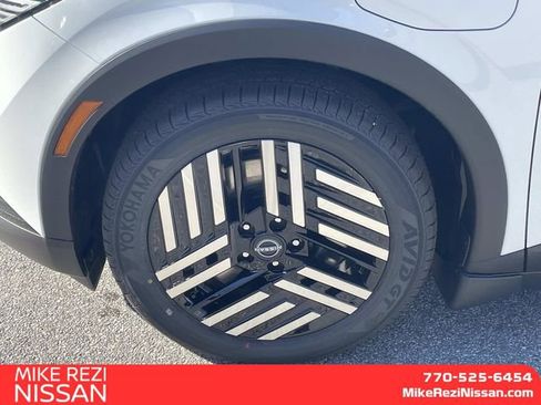 New 2026 Nissan Leaf SV+ w/ Floor Mat Package (SV+) FWD image 8