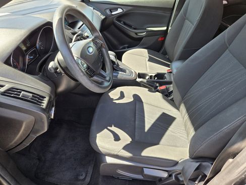 Used 2017 Ford Focus SE FWD image 7