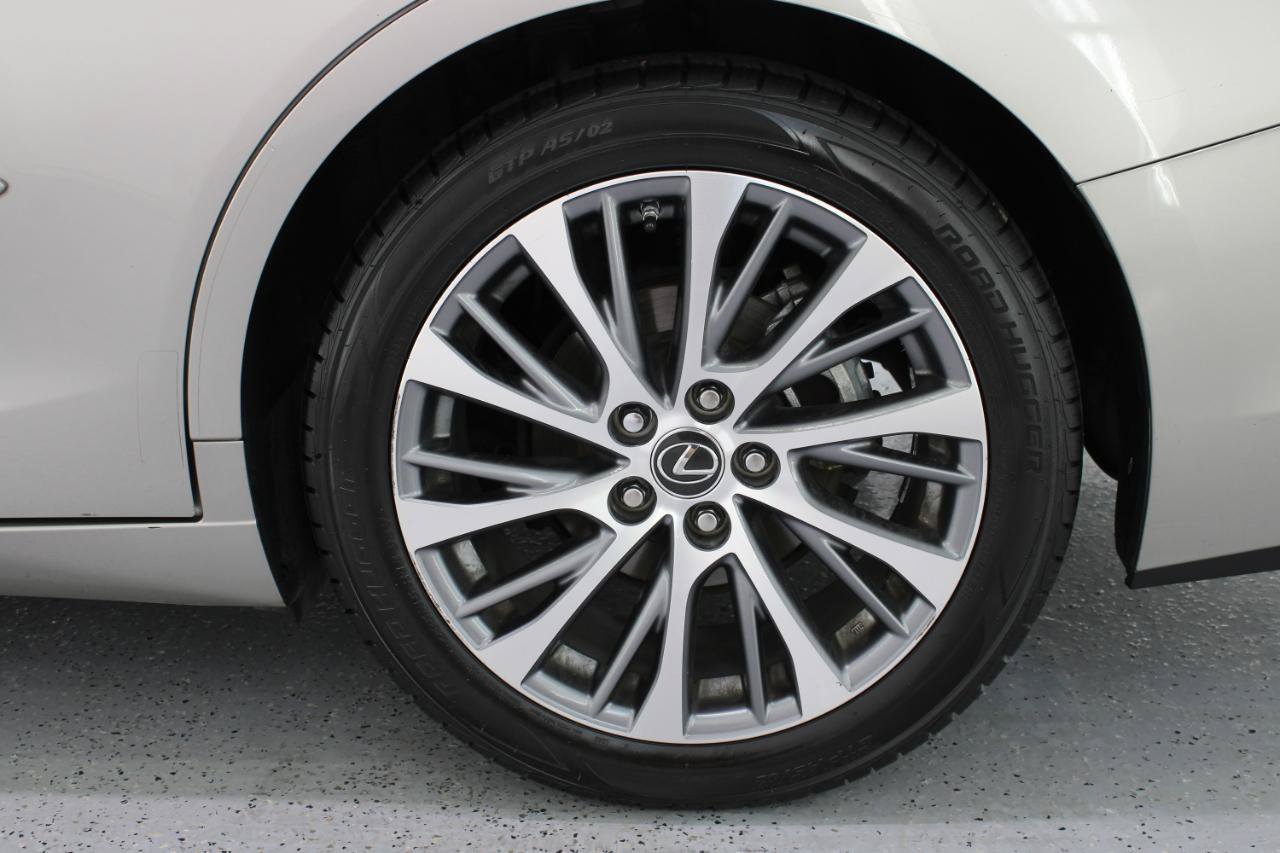 Used 2019 Lexus ES 350 w/ Premium Package FWD image 68