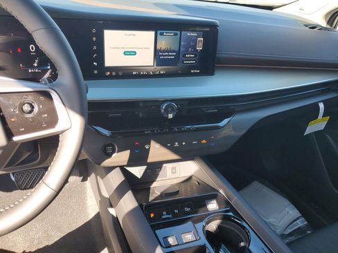 New 2026 Nissan Murano Platinum image 17