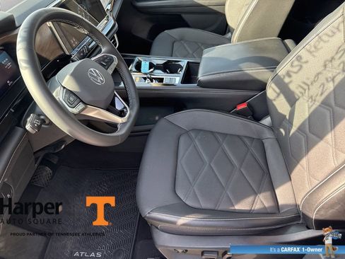 Used 2024 Volkswagen Atlas SE image 13