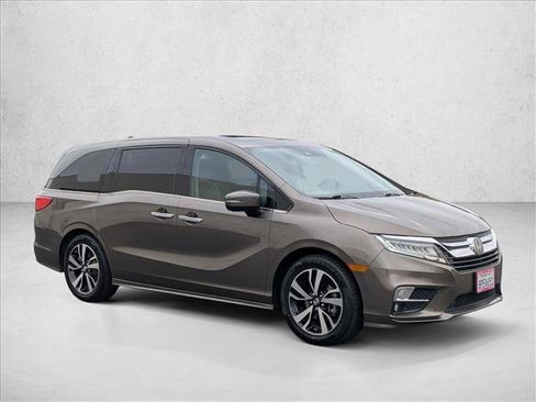 Used 2020 Honda Odyssey Elite image 3