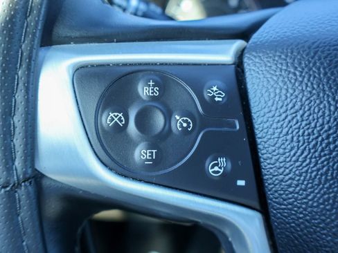 Used 2023 GMC Acadia SLT w/ Preferred Package image 14