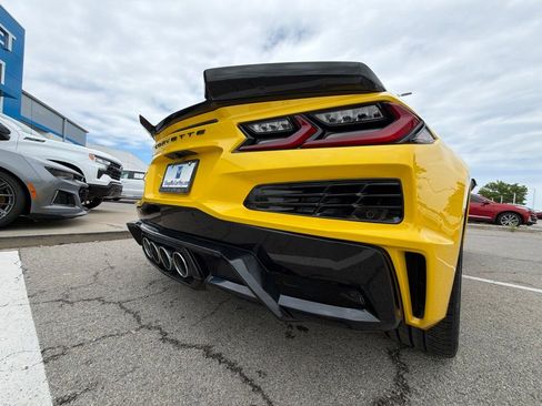 Used 2025 Chevrolet Corvette Z06 w/ Stealth Interior Trim Package RWD image 15