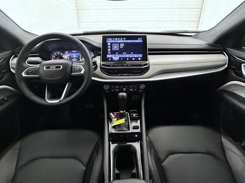 Certified 2025 Jeep Compass Limited image 13