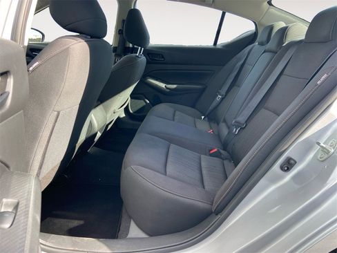 Used 2024 Nissan Altima 2.5 SV image 13