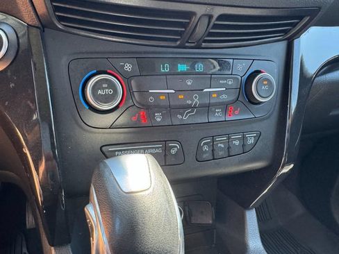 Used 2019 Ford Escape Titanium AWD/4WD image 17
