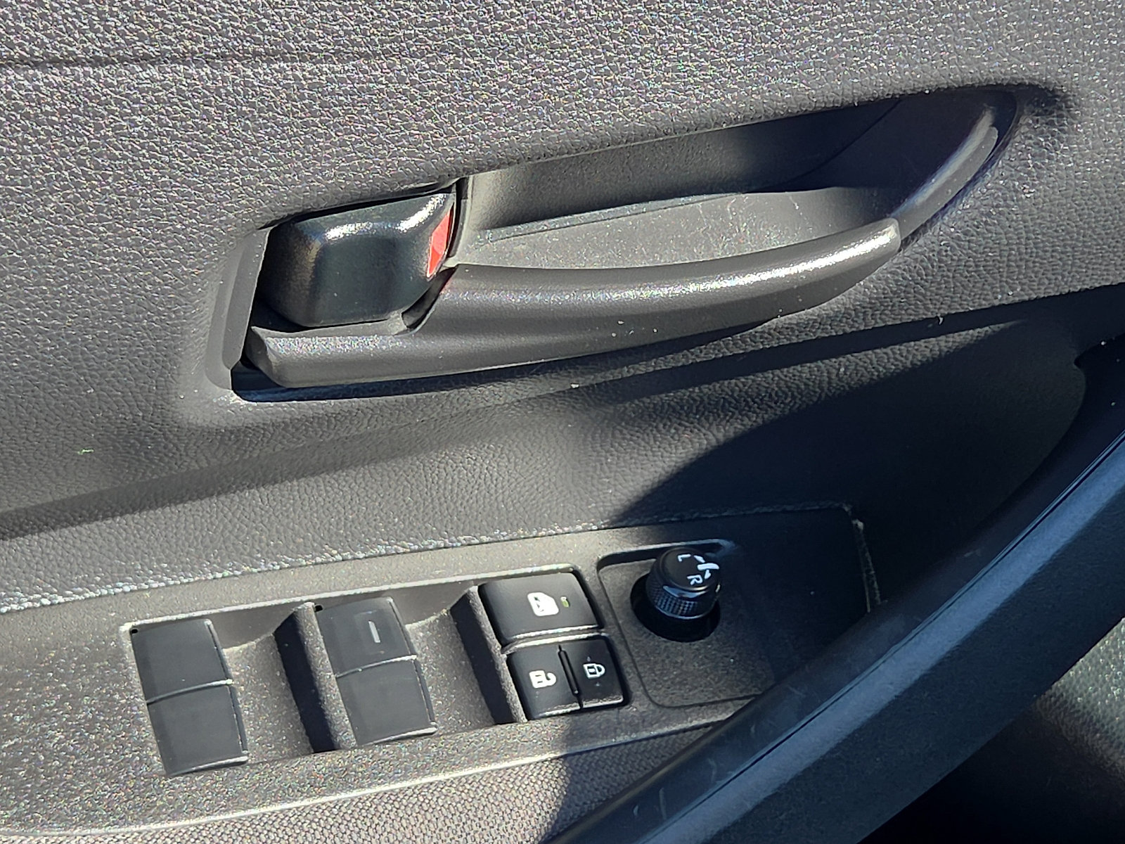 Used 2025 Toyota Corolla LE FWD image 13