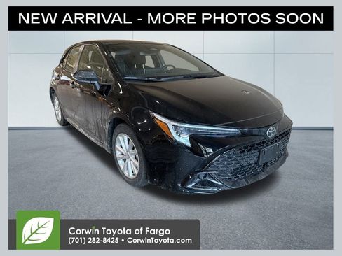 Used 2025 Toyota Corolla SE image 1