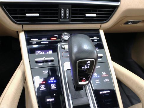 Used 2019 Porsche Cayenne image 70