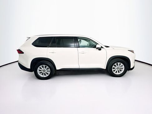 Used 2024 Toyota Grand Highlander XLE image 10