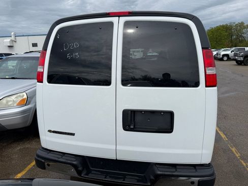 Used 2025 Chevrolet Express 3500 LT w/ LT Preferred Equipment Group RWD image 3