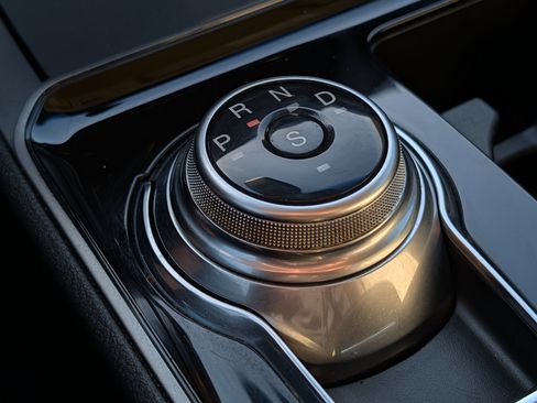 Certified 2020 Ford Edge SE image 30