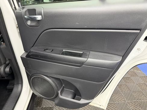 Used 2013 Jeep Compass Sport image 7