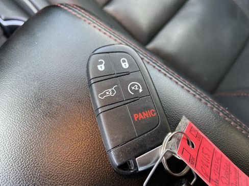 Used 2025 Dodge Durango GT AWD/4WD image 47