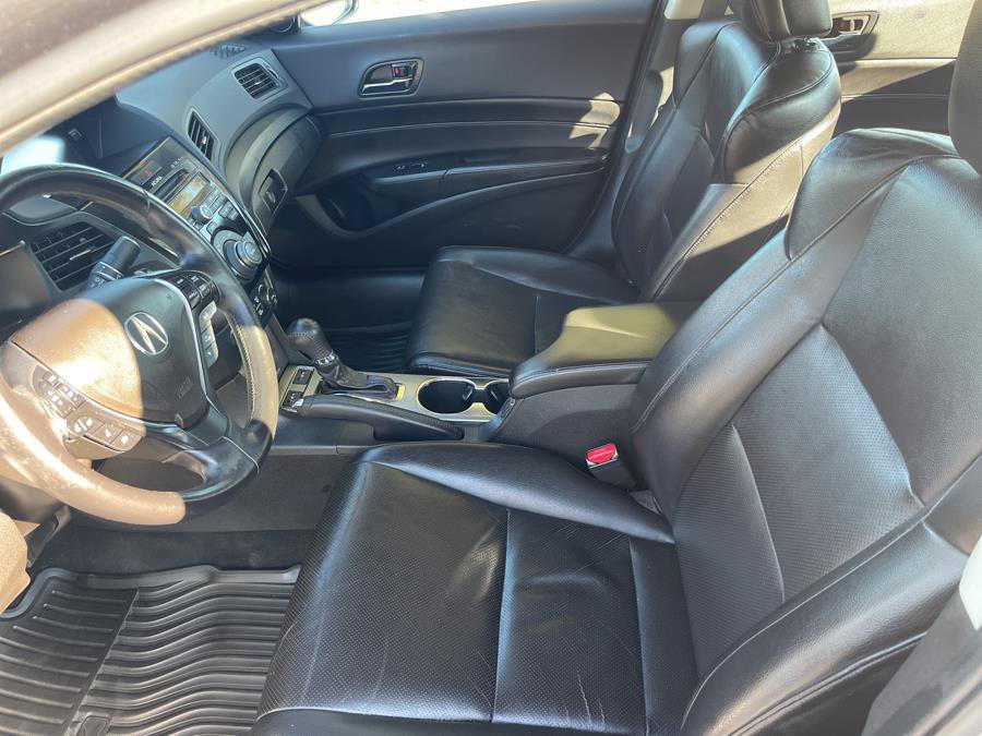 Used 2013 Acura ILX w/ Technology Package FWD image 8