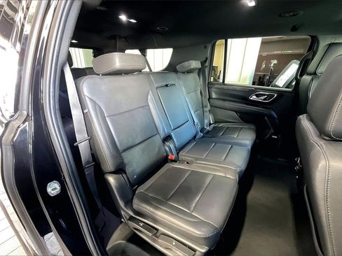 Used 2023 Chevrolet Suburban LT image 18