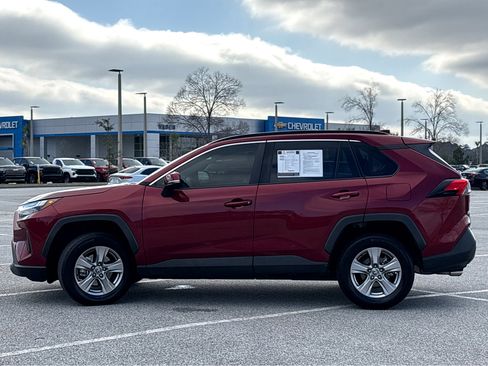 Used 2022 Toyota RAV4 XLE w/ Convenience Package image 25