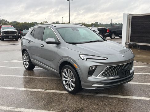 Used 2024 Buick Encore GX Avenir w/ Avenir Technology Package AWD/4WD image 8