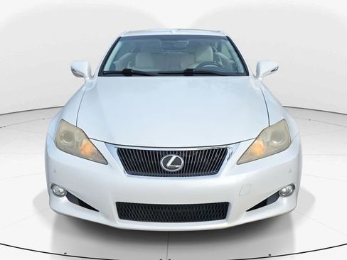 Used 2010 Lexus IS 250C image 3
