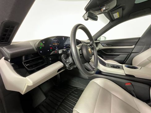 Used 2020 Porsche Taycan 4S image 15